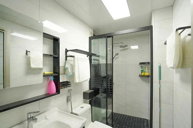 三室兩廳現(xiàn)代簡(jiǎn)約風(fēng)，功能性極強(qiáng)，清淡雅致的溫馨之家